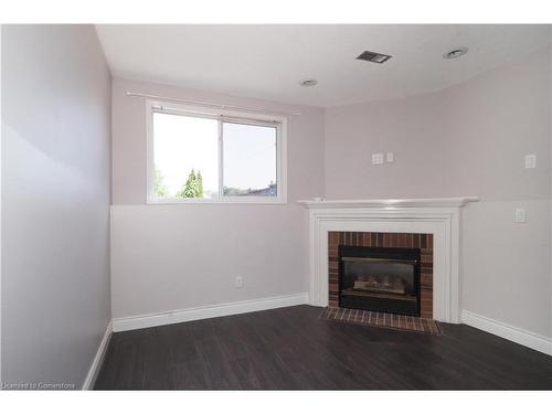 33 Hilltop Drive, Ayr, ON - Indoor Photo Showing Living Room With Fireplace