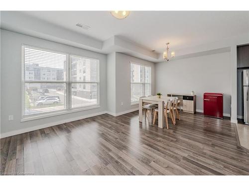 T210-62 Balsam Street, Waterloo, ON - Indoor Photo Showing Dining Room