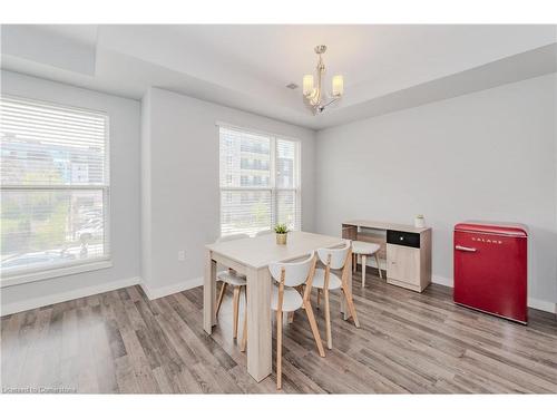 T210-62 Balsam Street, Waterloo, ON - Indoor Photo Showing Dining Room