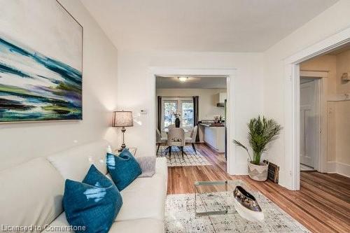 120 Glasgow Street, Kitchener, ON - Indoor Photo Showing Living Room