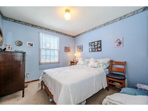 39 Bannockburn Road, Kitchener, ON - Indoor Photo Showing Bedroom