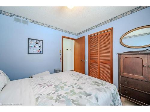 39 Bannockburn Road, Kitchener, ON - Indoor Photo Showing Bedroom