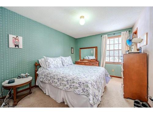 39 Bannockburn Road, Kitchener, ON - Indoor Photo Showing Bedroom