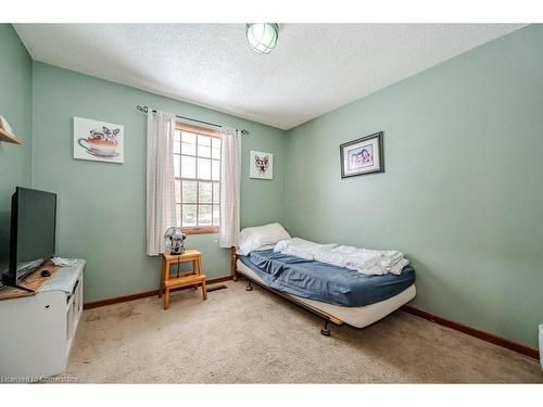 39 Bannockburn Road, Kitchener, ON - Indoor Photo Showing Bedroom