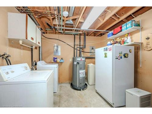 39 Bannockburn Road, Kitchener, ON - Indoor Photo Showing Laundry Room