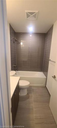 611-5 Wellington Street S, Kitchener, ON - Indoor Photo Showing Bathroom