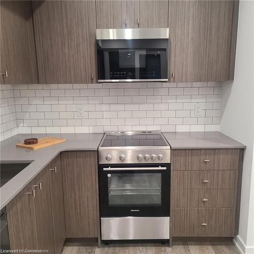 611-5 Wellington Street S, Kitchener, ON - Indoor Photo Showing Kitchen