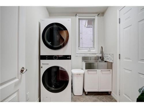 79 Kestrel Street, Kitchener, ON - Indoor Photo Showing Laundry Room