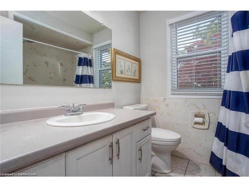 134 Bayne Crescent, Cambridge, ON - Indoor Photo Showing Bathroom