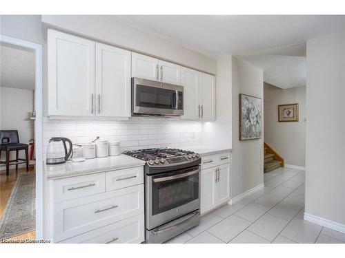 134 Bayne Crescent, Cambridge, ON - Indoor Photo Showing Kitchen With Upgraded Kitchen