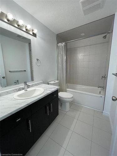 90 Oat Lane, Kitchener, ON - Indoor Photo Showing Bathroom