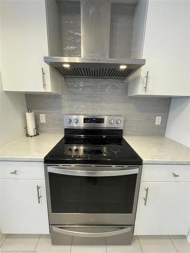 90 Oat Lane, Kitchener, ON - Indoor Photo Showing Kitchen