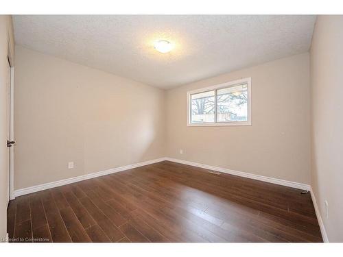 293 Kinzie Avenue, Kitchener, ON - Indoor Photo Showing Other Room