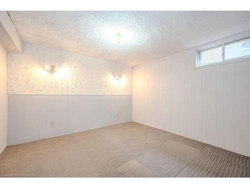 293 Kinzie Avenue, Kitchener, ON - Indoor Photo Showing Other Room