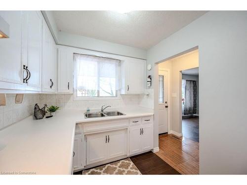 293 Kinzie Avenue, Kitchener, ON - Indoor Photo Showing Kitchen With Double Sink