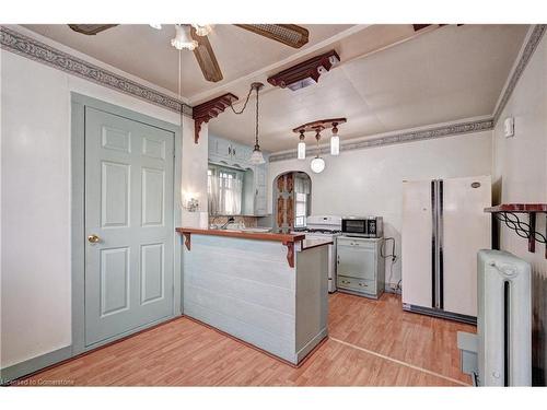 362 Duke Street W, Kitchener, ON - Indoor Photo Showing Kitchen