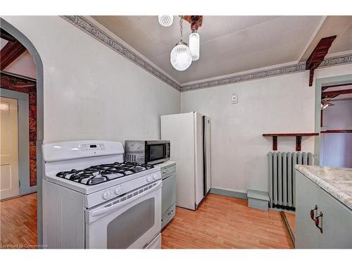 362 Duke Street W, Kitchener, ON - Indoor Photo Showing Kitchen