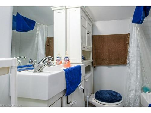 71 Ethel Street, Kitchener, ON - Indoor Photo Showing Bathroom