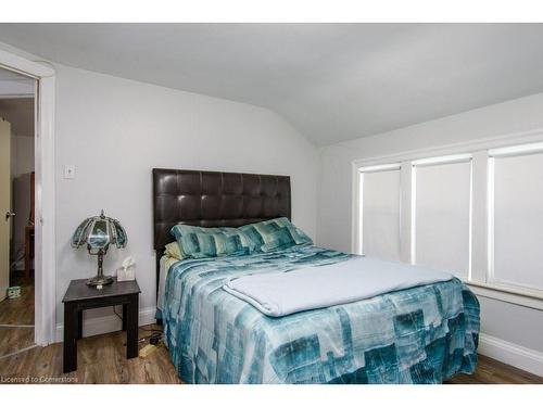 71 Ethel Street, Kitchener, ON - Indoor Photo Showing Bedroom