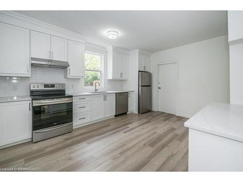 Main-60 George Street, Waterloo, ON - Indoor Photo Showing Kitchen