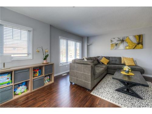 86-750 Lawrence Street, Cambridge, ON - Indoor Photo Showing Living Room