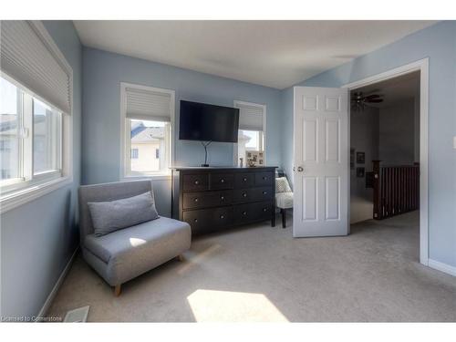 86-750 Lawrence Street, Cambridge, ON - Indoor Photo Showing Bedroom