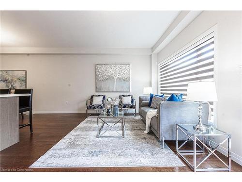 25 Greenwich Avenue, Hamilton, ON - Indoor Photo Showing Living Room