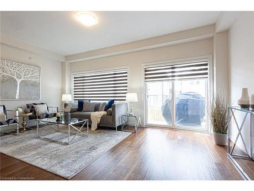 25 Greenwich Avenue, Hamilton, ON - Indoor Photo Showing Living Room