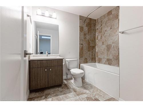 25 Greenwich Avenue, Hamilton, ON - Indoor Photo Showing Bathroom