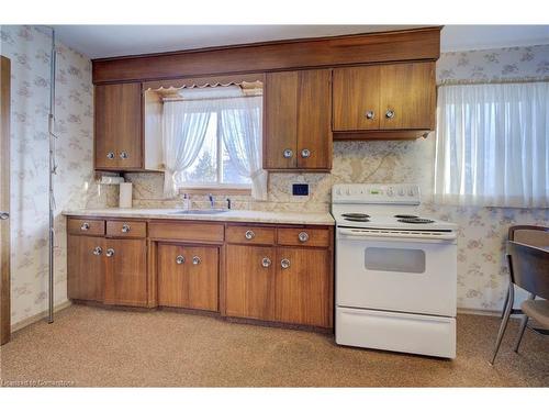 88 Archer Place, Kitchener, ON - Indoor Photo Showing Kitchen