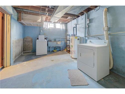 88 Archer Place, Kitchener, ON - Indoor Photo Showing Laundry Room