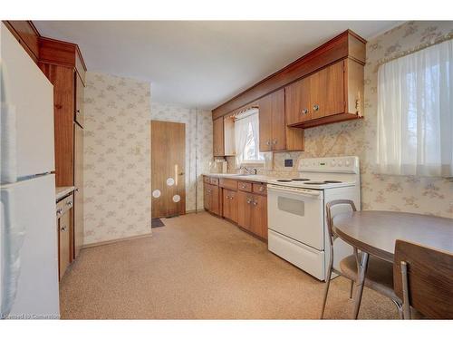 88 Archer Place, Kitchener, ON - Indoor Photo Showing Kitchen