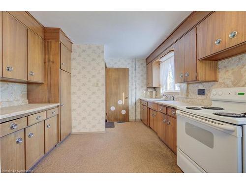 88 Archer Place, Kitchener, ON - Indoor Photo Showing Kitchen