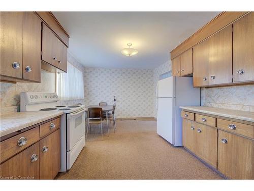 88 Archer Place, Kitchener, ON - Indoor Photo Showing Kitchen