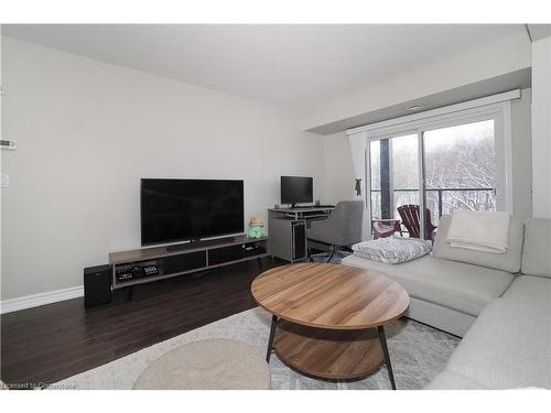 407-50 Bryan Court, Kitchener, ON - Indoor Photo Showing Living Room