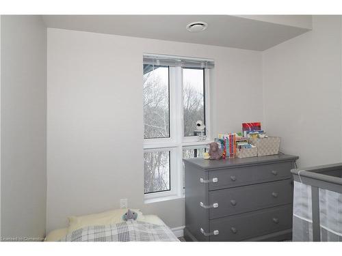 407-50 Bryan Court, Kitchener, ON - Indoor Photo Showing Bedroom