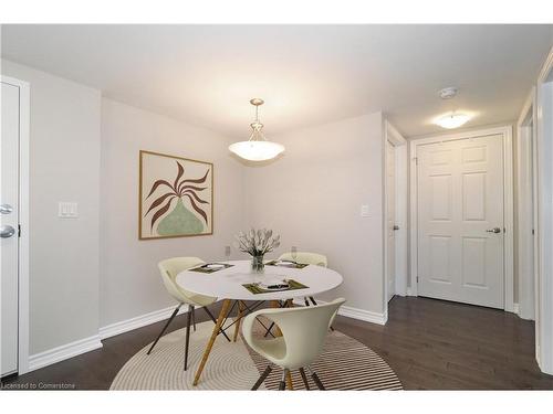 407-50 Bryan Court, Kitchener, ON - Indoor Photo Showing Dining Room