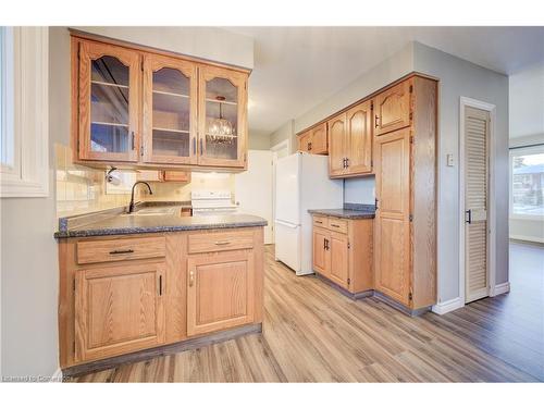 283 Glenridge Drive, Waterloo, ON - Indoor Photo Showing Kitchen