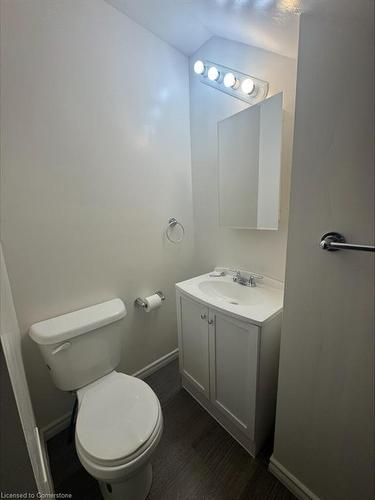 67 Ross Avenue, Kitchener, ON - Indoor Photo Showing Bathroom