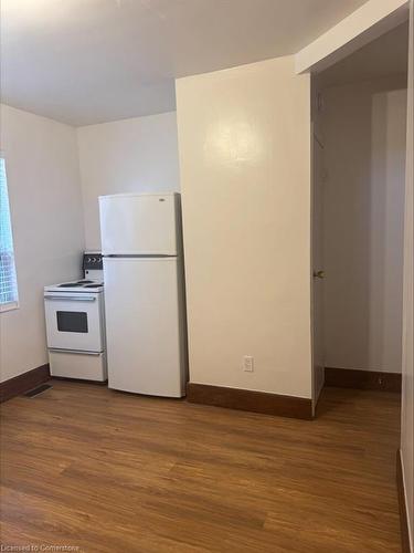 67 Ross Avenue, Kitchener, ON - Indoor Photo Showing Kitchen