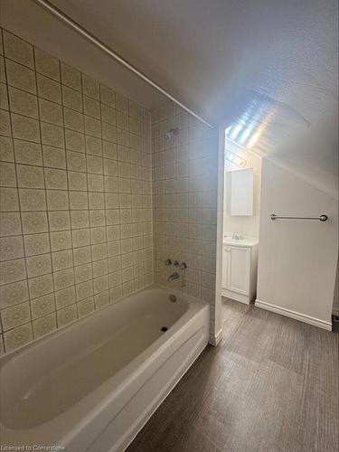 67 Ross Avenue, Kitchener, ON - Indoor Photo Showing Bathroom