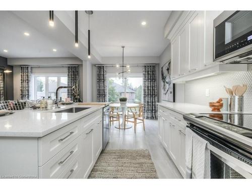 205 Applewood Street, Plattsville, ON - Indoor Photo Showing Kitchen With Upgraded Kitchen