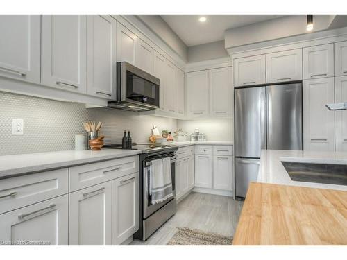 205 Applewood Street, Plattsville, ON - Indoor Photo Showing Kitchen With Stainless Steel Kitchen With Upgraded Kitchen