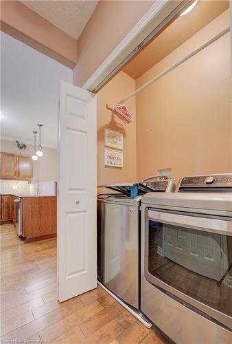 69-20 Isherwood Avenue, Cambridge, ON - Indoor Photo Showing Laundry Room