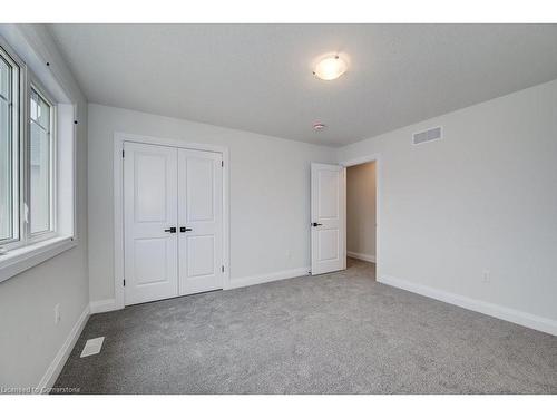 245 Applewood Street, Plattsville, ON - Indoor Photo Showing Other Room