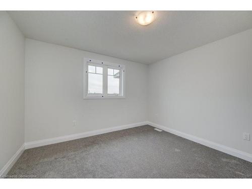 245 Applewood Street, Plattsville, ON - Indoor Photo Showing Other Room