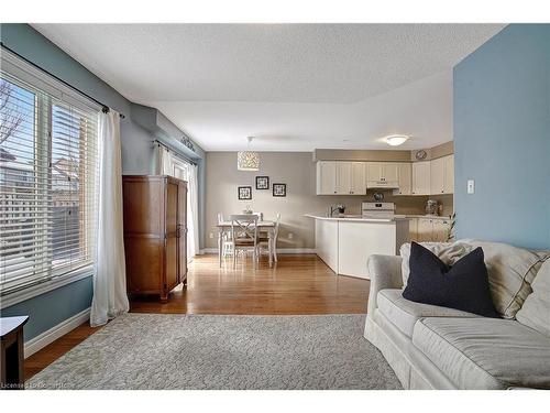 24 Bluewater Drive, Cambridge, ON - Indoor Photo Showing Living Room