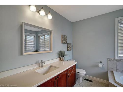 24 Bluewater Drive, Cambridge, ON - Indoor Photo Showing Bathroom