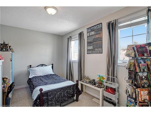 24 Bluewater Drive, Cambridge, ON - Indoor Photo Showing Bedroom