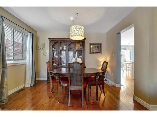 24 Bluewater Drive, Cambridge, ON - Indoor Photo Showing Dining Room